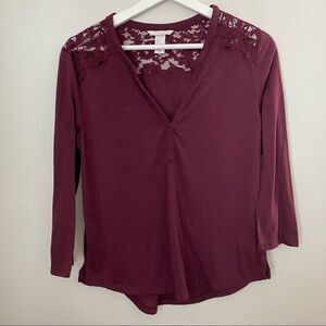 H&M Blouse Top V-Neck Lace Long Sleeve Casual Solid Neutral Classic Trendy Comfy